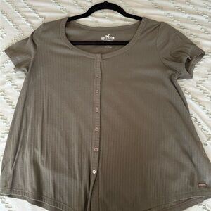 Short sleeve olive green button down Hollister S